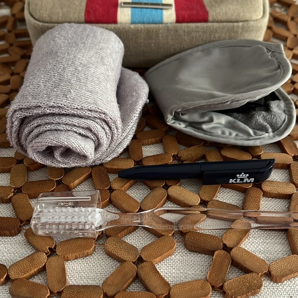 KLM Airlines Amenity Kit - Business Class -Cloth Pouch by Jantaminiau - Picture 3 of 6